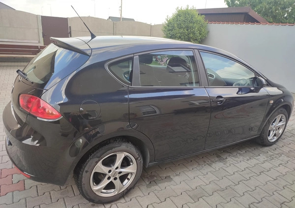 Seat Leon cena 21900 przebieg: 151000, rok produkcji 2011 z Leszno małe 16
